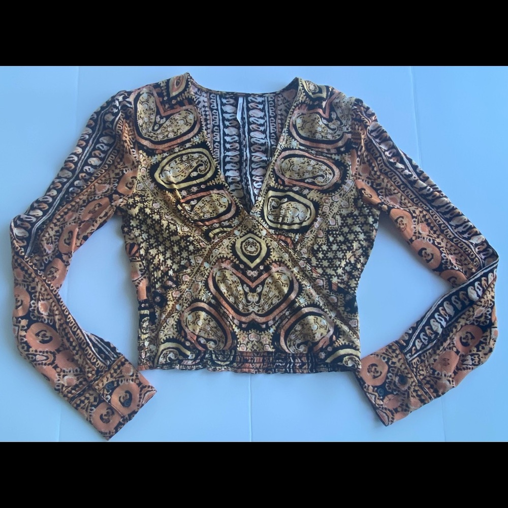 Super cute & flattering Free People blouse.
